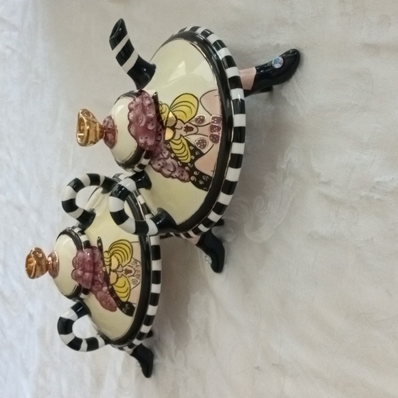 Set Whimsical Aunt Gertie Ceramic Sugar & Creamer SWAK Lynda Corneille New - Picture 1 of 15